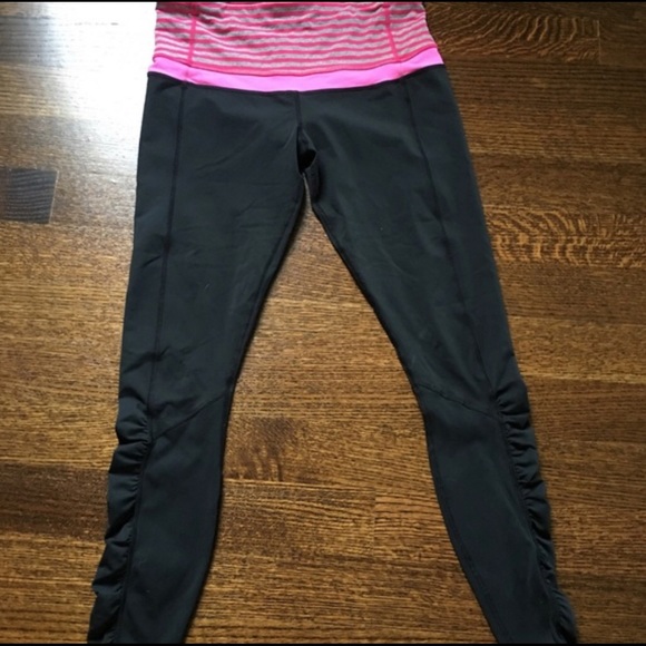 Lululemon Spirit High Rise Ruffled BlackLeggings size 6 - Picture 3 of 6
